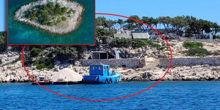 Na otočiću koji se vodi kao krš i golet kod Kornata upravo se izvode građevinski radovi, prije radova na njemu nije bilo ničega!