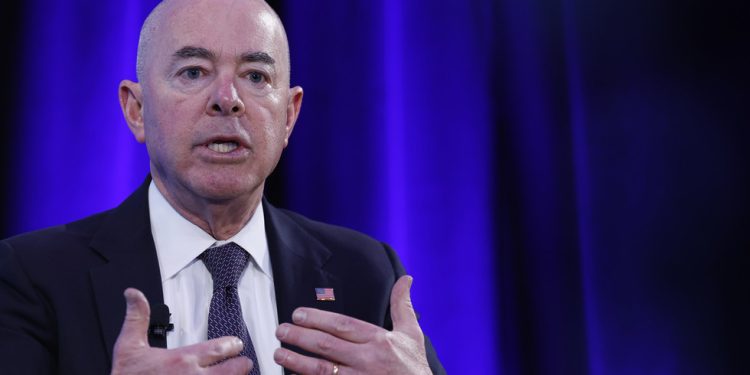 Najviši sigurnosni dužnosnici Bidena krive za ubojstvo Trumpa — RT World News