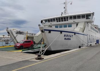 Nakon Olivera, pokvario se još jedan trajekt!