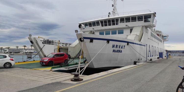 Nakon Olivera, pokvario se još jedan trajekt!