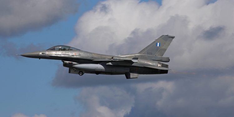 Nakon što je predala svoje MiG-ove Kijevu i ostala bez aviona, u Slovačku iz SAD-a stigli prvi novi F-16