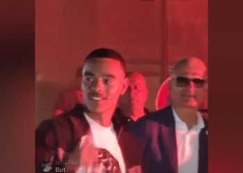 Navijači Marseillea skandiraju njegovo ime