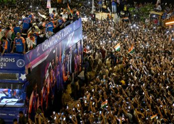 Navijači kriketa organiziraju veliku paradu za indijski tim nakon pobjede na Svjetskom prvenstvu (VIDEO) — RT India