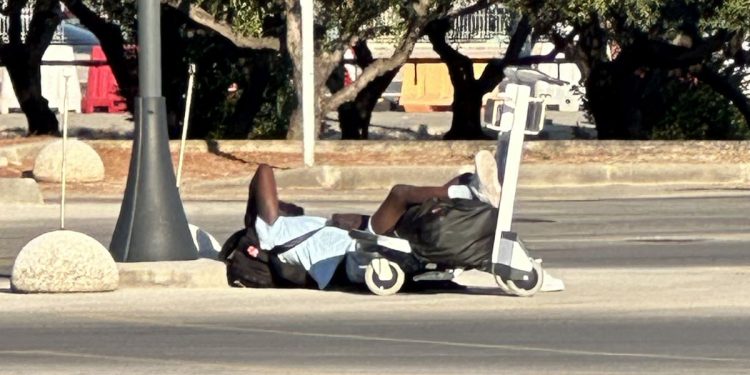 Nek ti kušin bude korniža: Pogledajte gdje je ovaj lik “ubio” oko