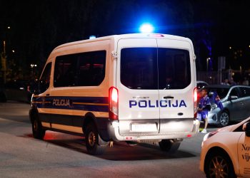 Noćna drama na Maksimiru: Prvo je propucao auto djevojke (18), a onda je došao do stana mladića