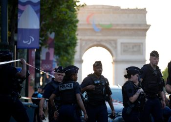 Novi horor u Parizu, situacija je gadna: Kultna avenija prepuna policije, prolila se krv