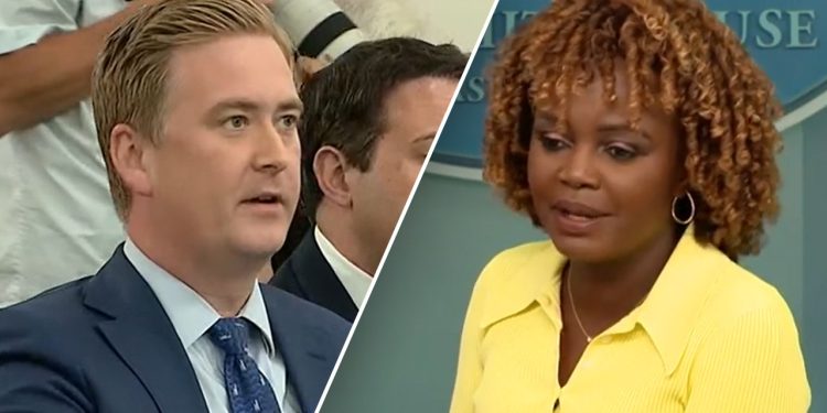 Novinar Fox Newsa pita Bijelu kuću koga zovu nakon 20 sati ako je nuklearna bomba lansirana na SAD