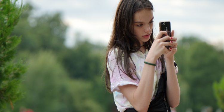 OVISNI OD MALIH NOGU Ekranizam sve češći kod djece, stručnjaci upozoravaju da je pravovremena reakcija ključna | NACIONAL.HR