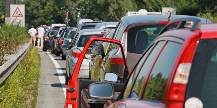 Ogromne gužve na autocestama – nesreća kod Nadina i kilometarska kolona!