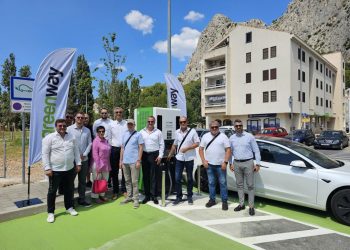 Otvorena prva ultra brza punionica u Gradu Omišu