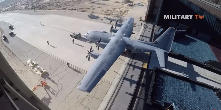 Ova grdosija nosi najveći američki top: Zovu ga smrtonosni Ghostrider, zapalio je nebo raketama