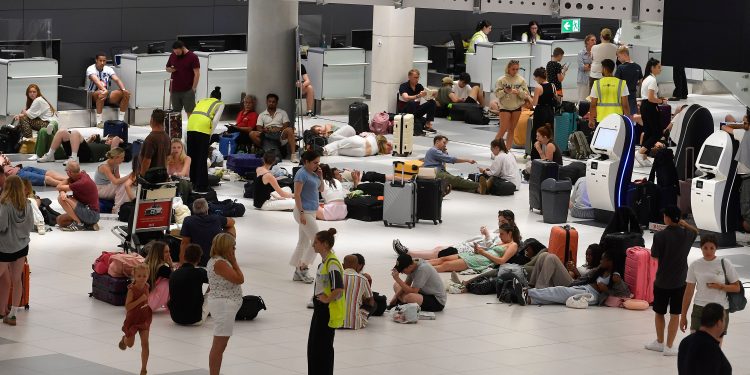 Ovo je scena iz zračne luke u Splitu: Meta je hakerskog napada, letovi se upisuju ručno