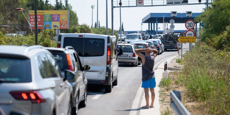 Ozbiljan incident na granici s Crnom Gorom: ‘To su ugledni ljudi, pokušali su objasniti’