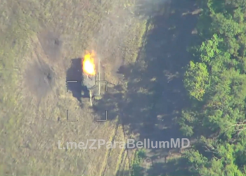 POGLEDAJTE uništenje još jednog ukrajinskog tenka njemačke proizvodnje — RT Rusija i bivši Sovjetski Savez