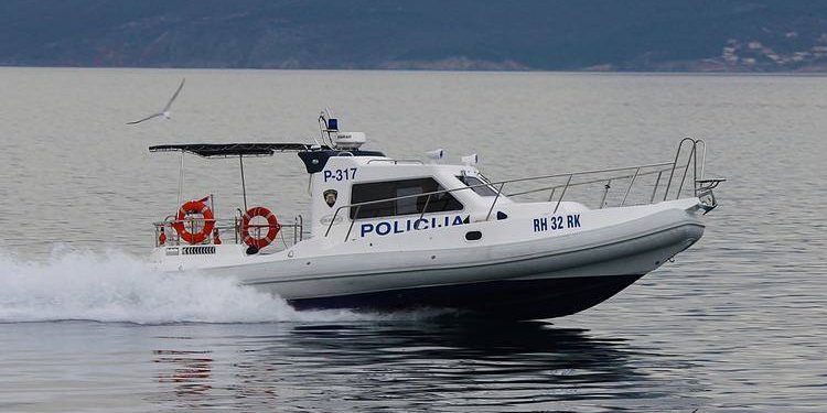 POLICIJA IH NAŠLA U MORU Mađarski kajakaši potopili se kod Golog Otoka!
