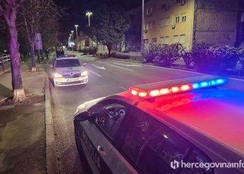 POLICIJA U MOSTARU LOVILA MOTORISTE Oduzeta tri motocikla, izdana 54 prekršajna naloga