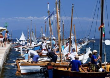 PONOS POMORSKE BAŠTINE Završena 16. Smotra i regata tradicijskih barki na jedra u Mošćeničkoj Dragi!