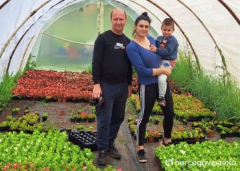 POSAO IM DOSLOVNO CVIJETA Sve je počelo prije 40 godina u Čapljini, danas od toga žive tri obiteljske generacije