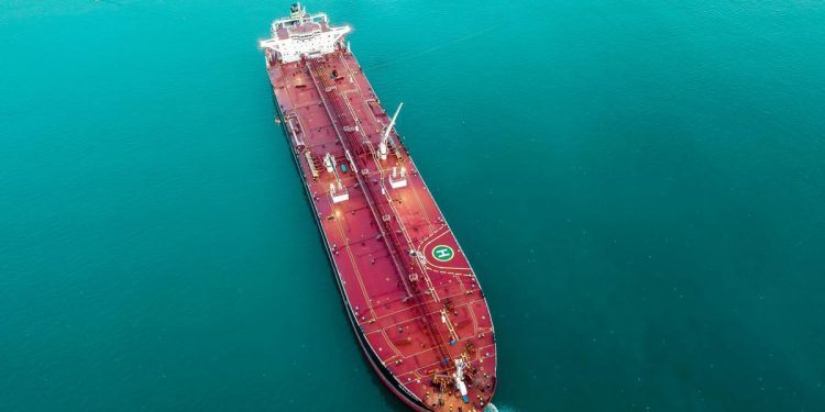 POTONUĆE TANKERA Nestao je pod morem uz obalu Omana