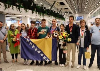 POVIJESNI USPJEH Dočekani bh. matematičari nakon najboljeg uspjeha na olimpijadi, među njima i mladi Hercegovac