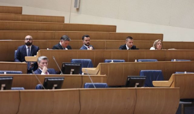 POVJERENSTVO ZA PROMET Oporba oborila Fortin zakon za Čovićevog zeta