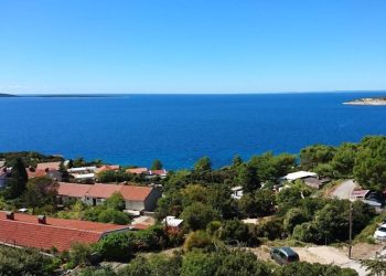 POŽAR AUTA NA DUGOM OTOKU Ozlijeđen zadarski gradski vijećnik