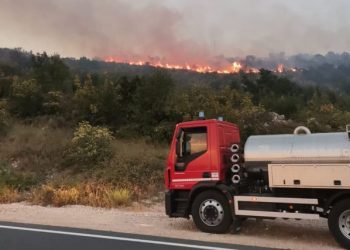 POŽARI U HNŽ Vatrogasci u Hercegovini jučer imali pune ruke posla