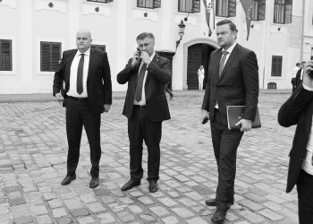 PREŠUĆENA POLITIČKA POZADINA Sklonjena vrećica otkriva tajnu pisma tragične smrti branitelja koji se spalio pred zgradom Vlade | NACIONAL.HR