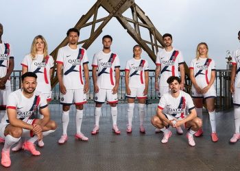 PSG, drugi predstavljeni dres: inspiriran je Eiffelovim tornjem