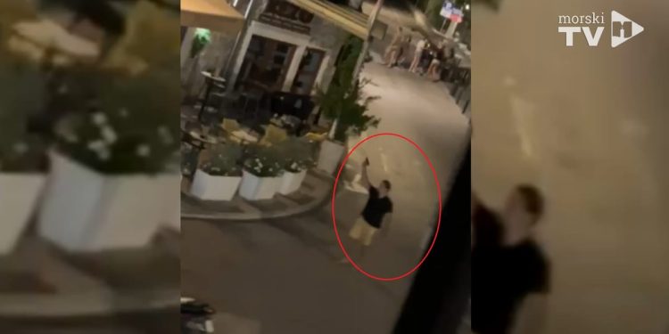 PUCNJAVA U MURTERU Dobili smo snimku muškarca koji puca u zrak, dok ga ljudi hvataju, a nakon pucnjave bježe!