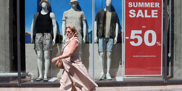 KRENULA SU SNIŽENJA Inspektorat u akciji: ‘U Hrvatskoj skuplje nego u Švicarskoj’ | NACIONAL.HR