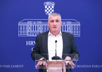 HDZ I DP NAGRAĐUJU POSLUŠNIKA Bulj opleo po Vujčiću, nije birao riječi: ‘Zločinac, grobar hrvatske kune…’ | NACIONAL.HR