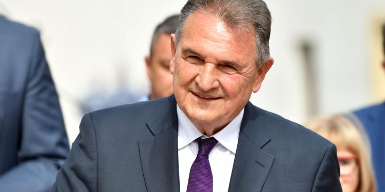 JAJA U VIŠE KOŠARA Čačić će podržati Selak Raspudić uđe li u drugi krug predsjedničkih izbora | NACIONAL.HR