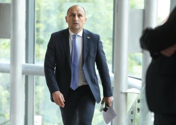 VOJSKA U AKCIJI! Vojnici pomažu Bošnjacima u uklanjanju posljedica nevremena, oglasio se MORH | NACIONAL.HR