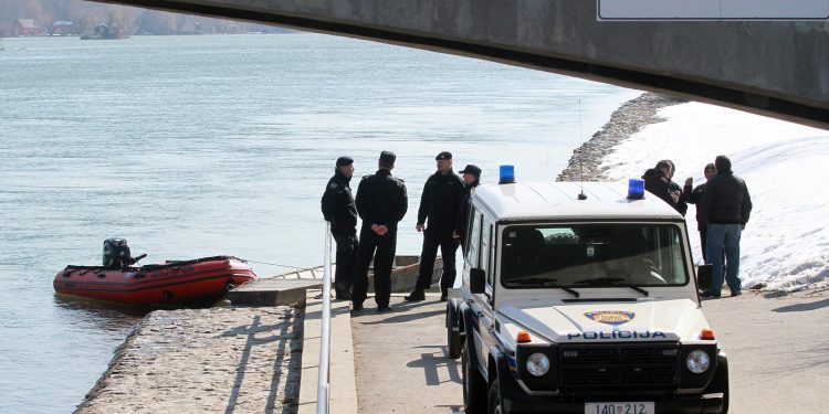 POTRAGA KOD VARAŽDINA! Autom sletio u Dravu i potonio, oglasila se policija | NACIONAL.HR