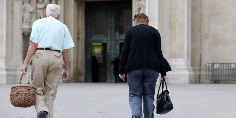 KAKAV SKOK! U šest mjeseci broj korisnika dijela obiteljske mirovine povećan za gotovo deset tisuća | NACIONAL.HR