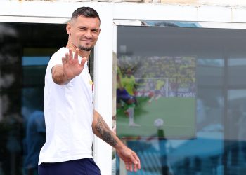 NA POMOLU POVRATAK U DINAMO? Lovren otpisan u Lyonu, poručili mu da potraži novi klub | NACIONAL.HR