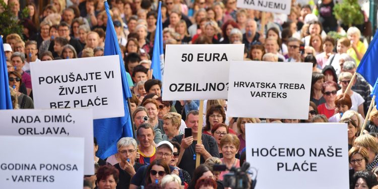 POSRNULI DIV Radnici varaždinskog Varteksa dali potporu Upravi za pokretanje stečaja | NACIONAL.HR