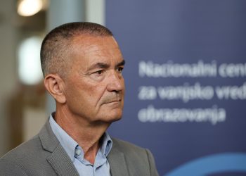 ‘ZLOČIN I KAZNA’ Učenici na državnoj maturi imaju ozbiljan problem! Predaju prazan list papira, evo što se događa | NACIONAL.HR