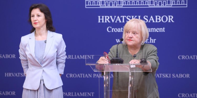ZASTUPNICE Mrak Taritaš i Orešković: ‘DP i ‘klečavci’ prijete pravima žena. Misli li Plenković isto? Neka se izjasni’… | NACIONAL.HR