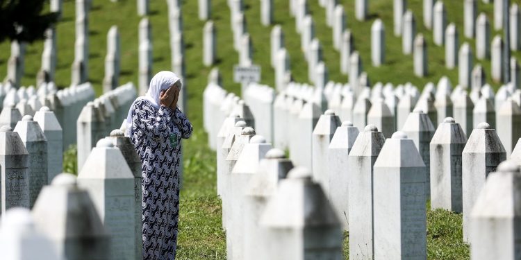 PORUKA SRBIJI EU: Nema mjesta među nama za negatore genocida u Srebrenici | NACIONAL.HR