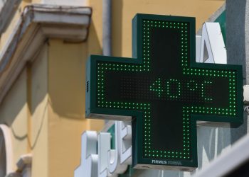 VRHUNAC TOPLINSKOG VALA Danas se pržimo na 38, cijela zemlja pod crvenim upozorenjem. Stiže i nevrijeme | NACIONAL.HR