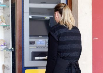 ISTEKAO ROK S prešutnog na dopušteni minus prešlo milijun građana. Ako vam novac hitno treba, ovako možete do njega… | NACIONAL.HR