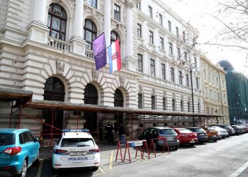 TRGOVINA LJUDIMA Dvojac koji je 20 godina tukao i iskorištavao bolesne štićenike pušten da se brani sa slobode | NACIONAL.HR