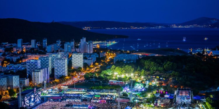 TREĆA VEČER Policija imala pune ruke posla na Ultri: Privedeno više od 120 ljudi, 38 osoba zatražilo liječničku pomoć | NACIONAL.HR