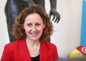 ‘ZA NAS JE TO POSEBNO VAŽNO’ Obuljen Koržinek najavila nastavak potpore HNK u Mostaru i RTV HercegBosne | NACIONAL.HR