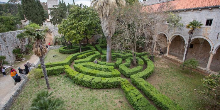 TRAJNI ZABORAV Pola stoljeća od gašenja Muzeja Ruđera Boškovića | NACIONAL.HR