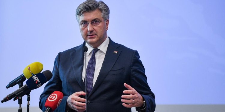 PLENKOVIĆ O MILANOVIĆU ‘Ljudi se mogu jednom zabuniti, ali ako se dvaput zabuniš – onda si glup’ | NACIONAL.HR