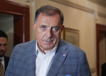 NOVE UVREDE Dodik ponovo niječe genocid u Srebrenici, ali nije se tu zaustavio | NACIONAL.HR