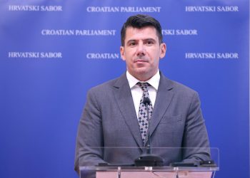 ‘HRVATSKA IZUMIRE’ Grmoja: Država je u službi HDZ-a, a HDZ je brižna majka | NACIONAL.HR